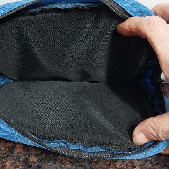 Eagle Creek Fanny/Crossbody Bag. - Picture 6 of 7